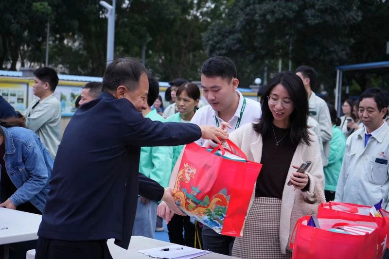 浓浓年味起，温情过小年 | 金年会电子工会为员工发放新春福利